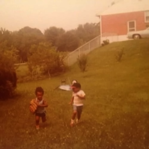 按在墙上抽插胸部晃动同学
